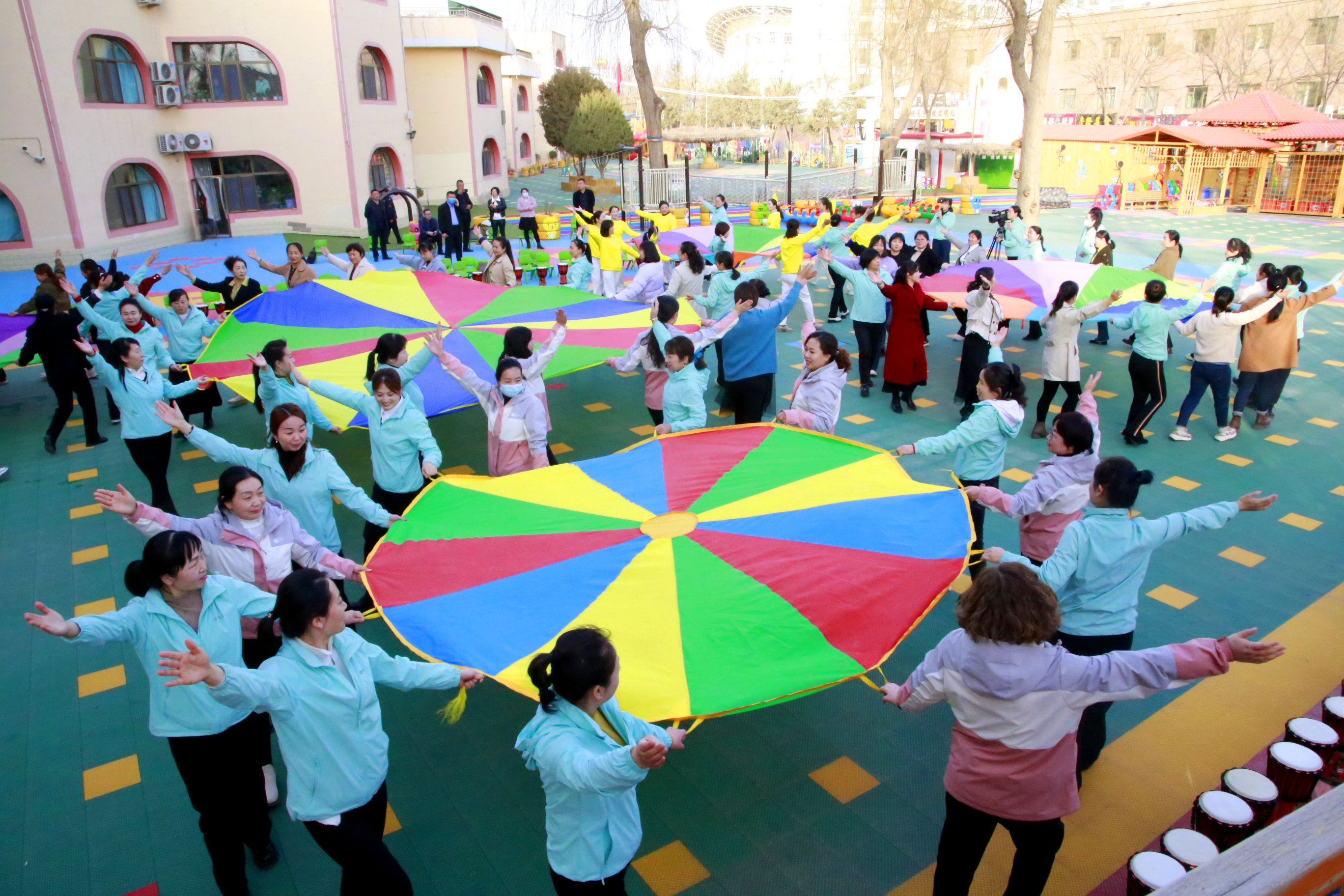 06 臨澤縣第二幼兒園組織城鄉(xiāng)教育高質(zhì)量發(fā)展共同體幼兒園教師開(kāi)展聯(lián)合教研活動(dòng) 劉莉 攝.JPG