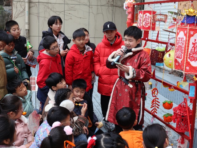 寧波寧?？h銀河小學(xué)舉行非遺特色的開學(xué)活動 學(xué)校供圖.jpg